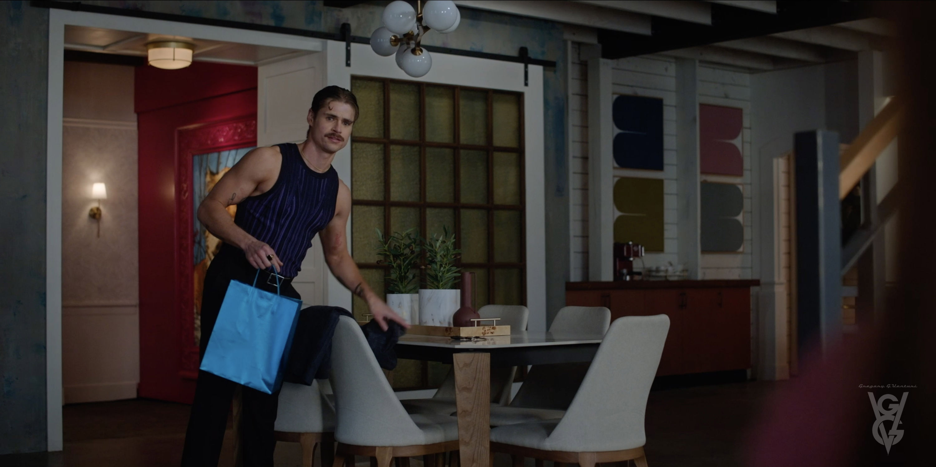 11 - Wild Cards S2 - "Max's loft" stage set - screen still