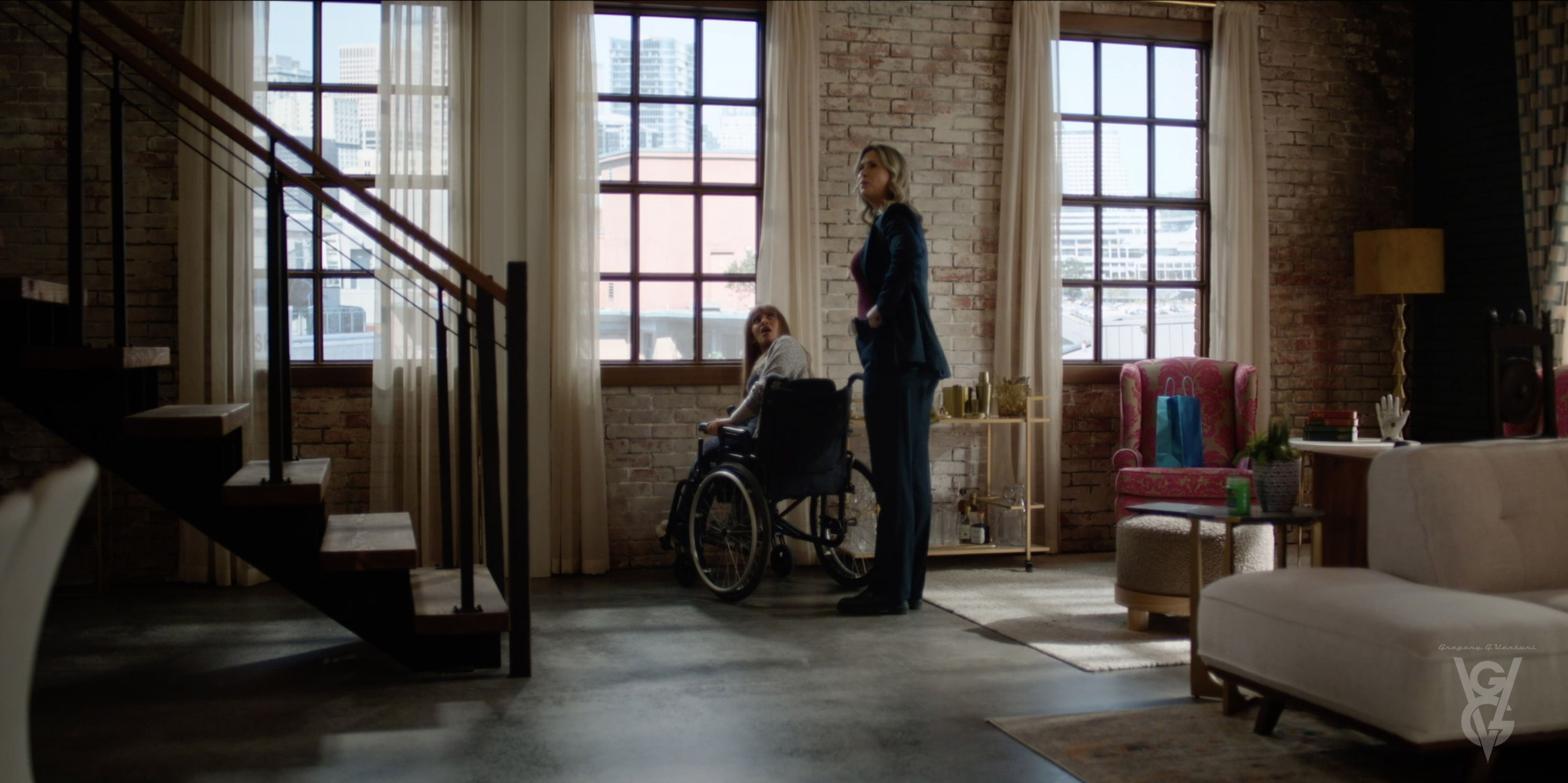 14 - Wild Cards S2 - "Max's loft" stage set - screen still