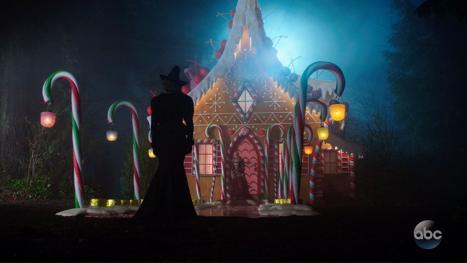 ONCE UPON A TIME: S7 - GINGERBREAD HOUSE - SCREEN STILL