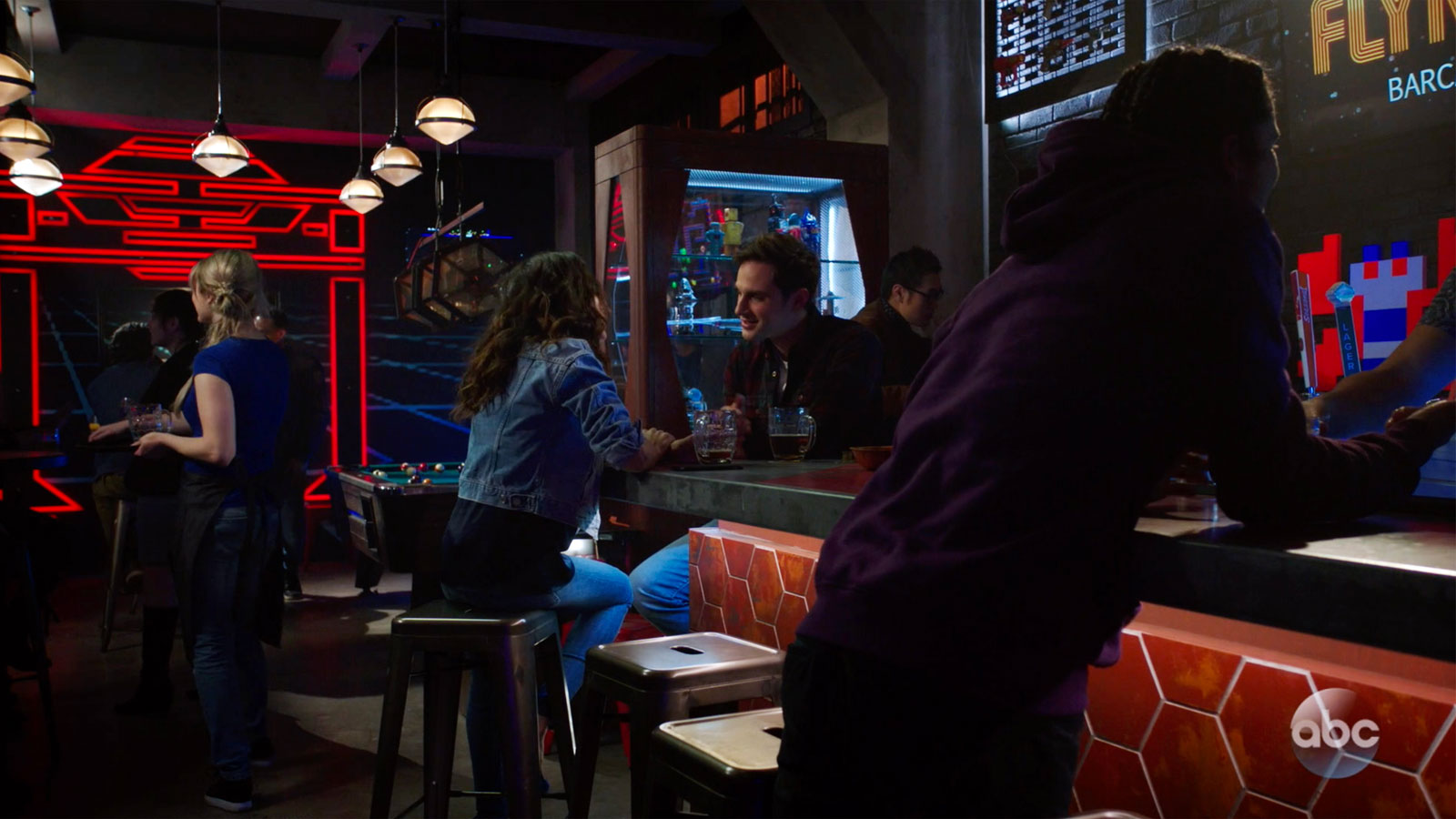 ONCE UPON A TIME: S7 - “FLYNN'S BARCADE” - SCREEN STILL