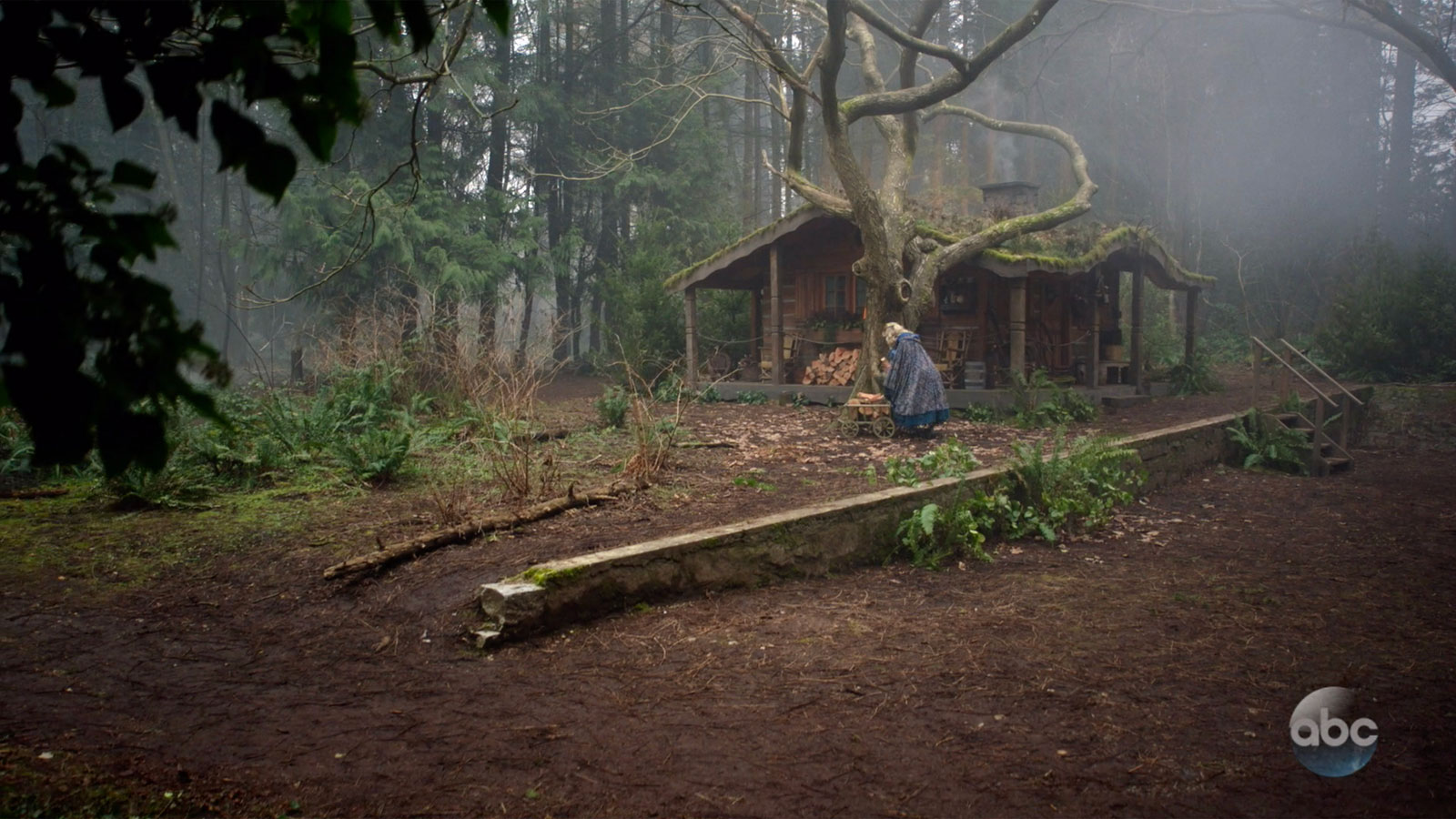 ONCE UPON A TIME: S7 - EXTERIOR CABIN - SCREEN STILL