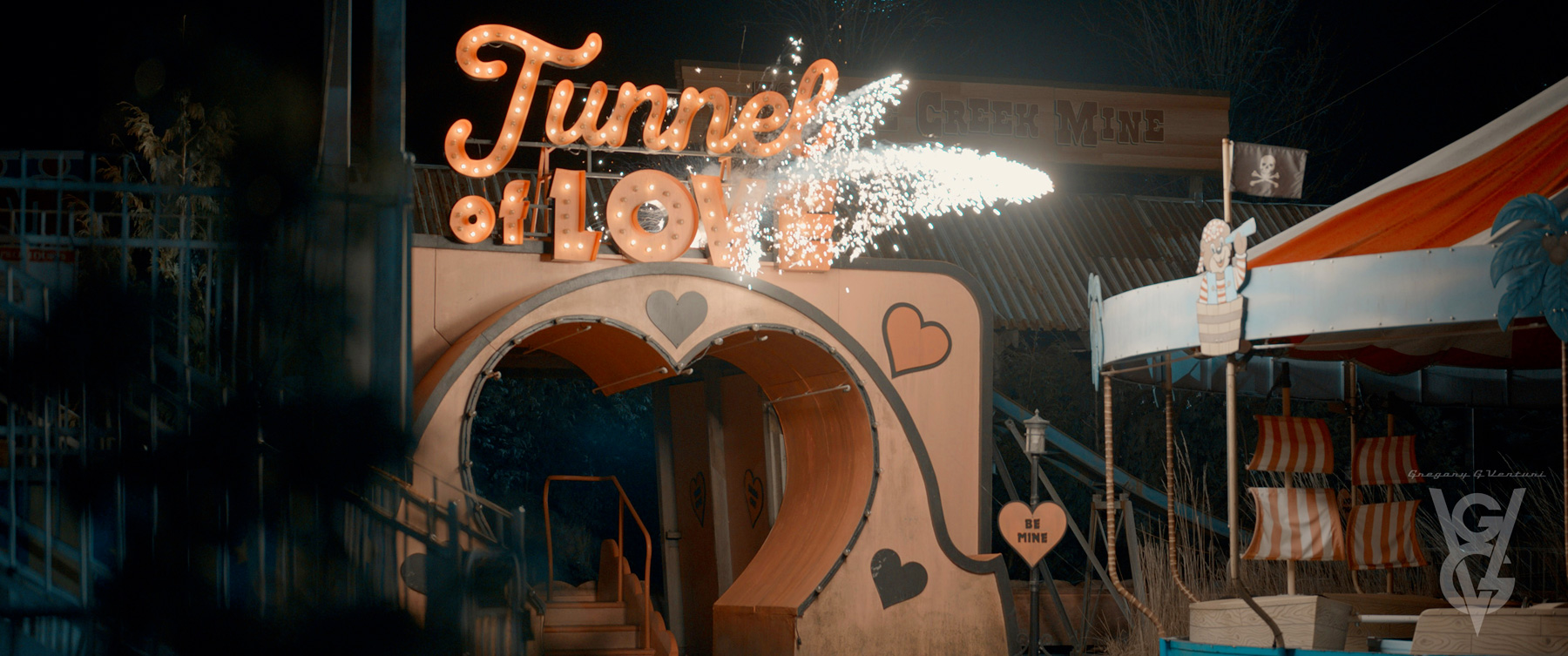 10 Lost Ollie 'Dreamland Amusement Park' Tunnel Of Love Swan Boat Ride Location Install Screen Still