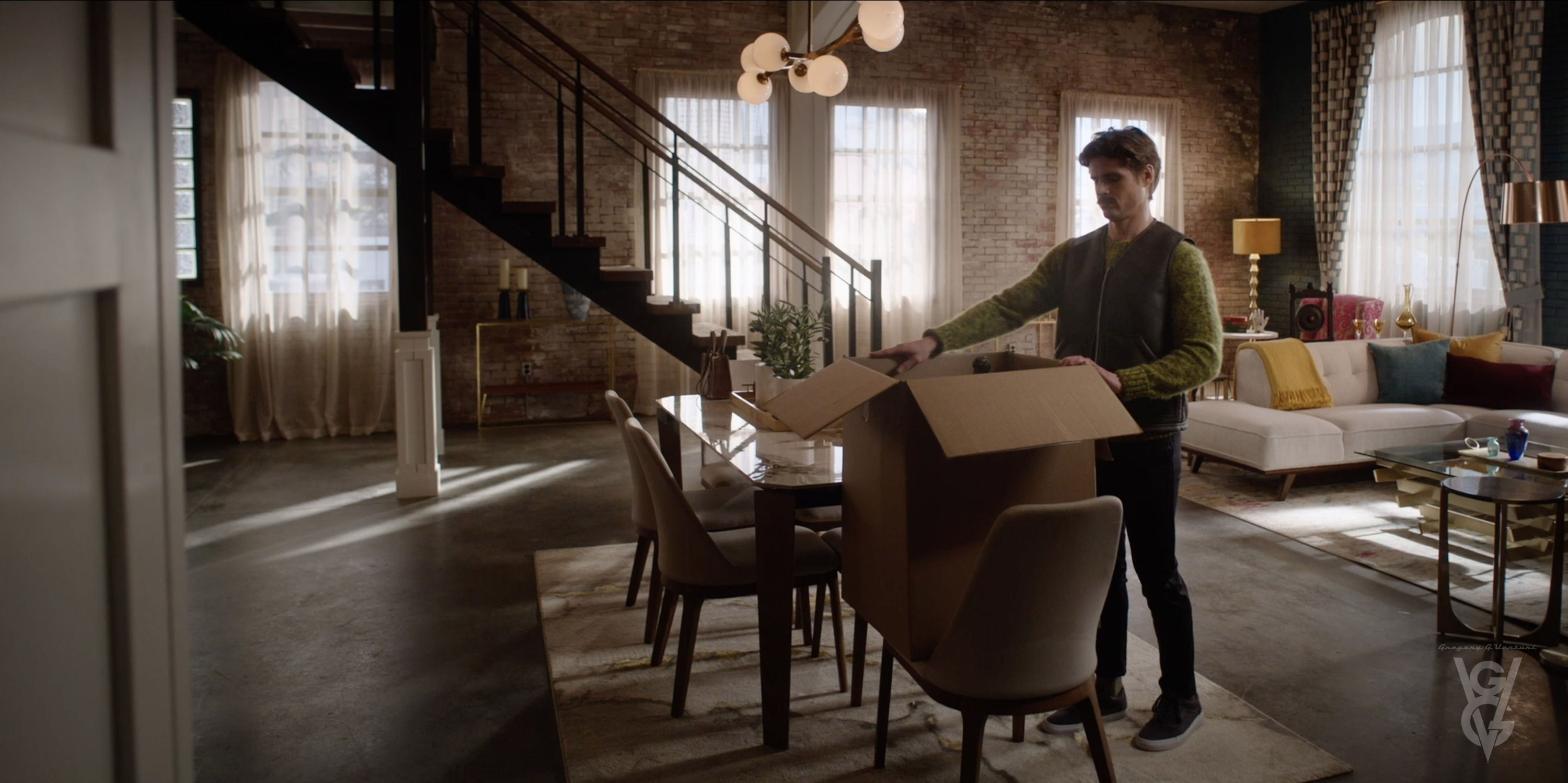 32 - Wild Cards S2 - "Max's loft" stage set - screen still