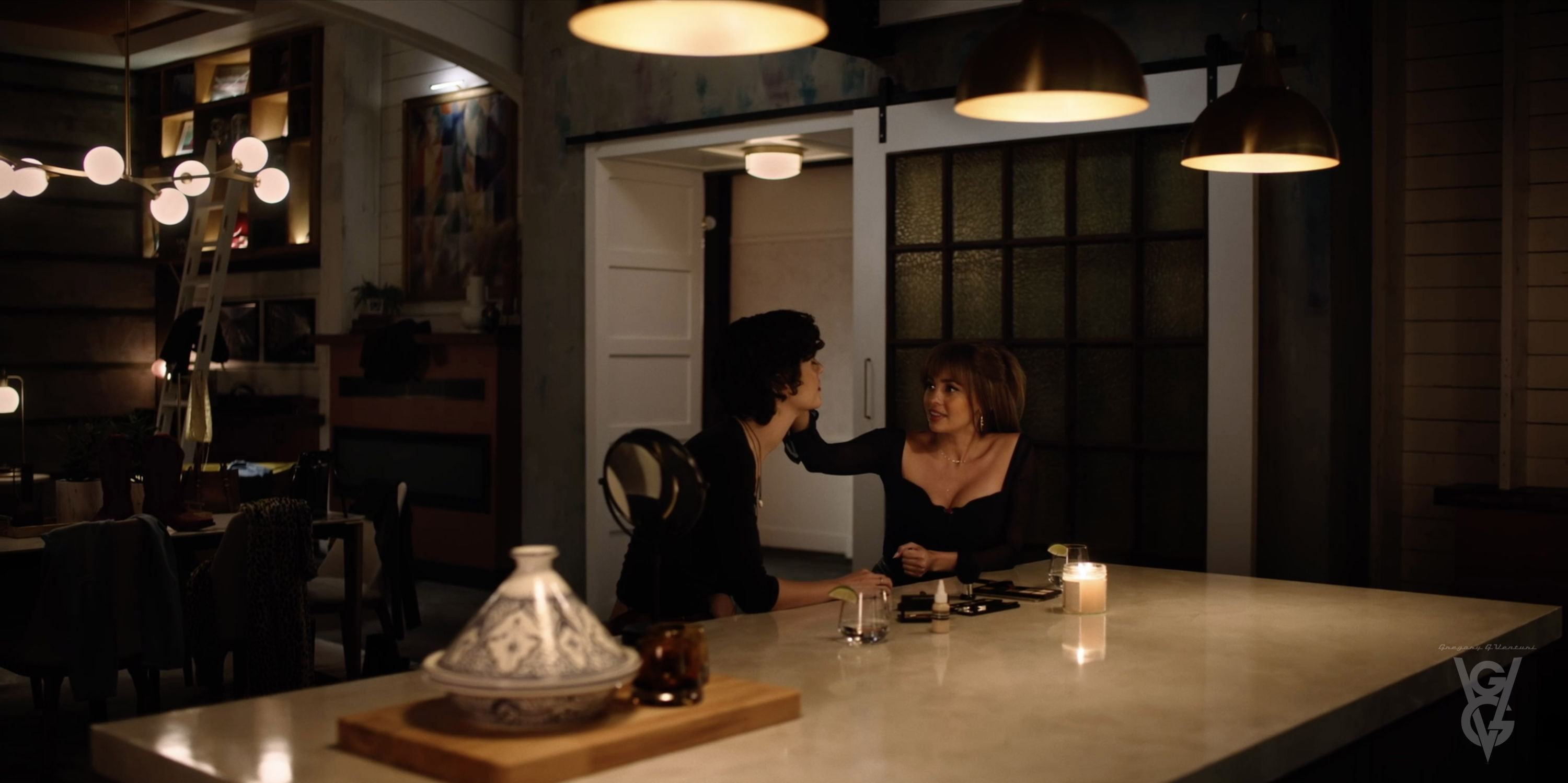 39 - Wild Cards S2 - "Max's loft" stage set - screen still