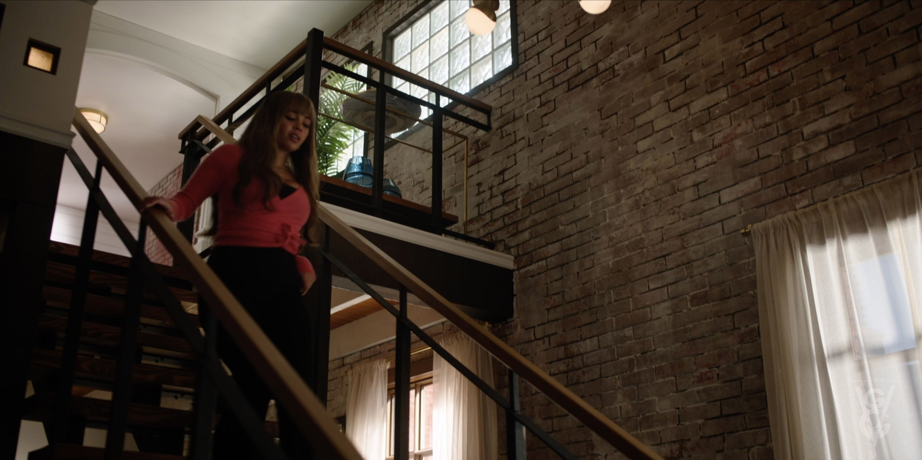 63 - Wild Cards S2 - "Max's loft" stage set - screen still