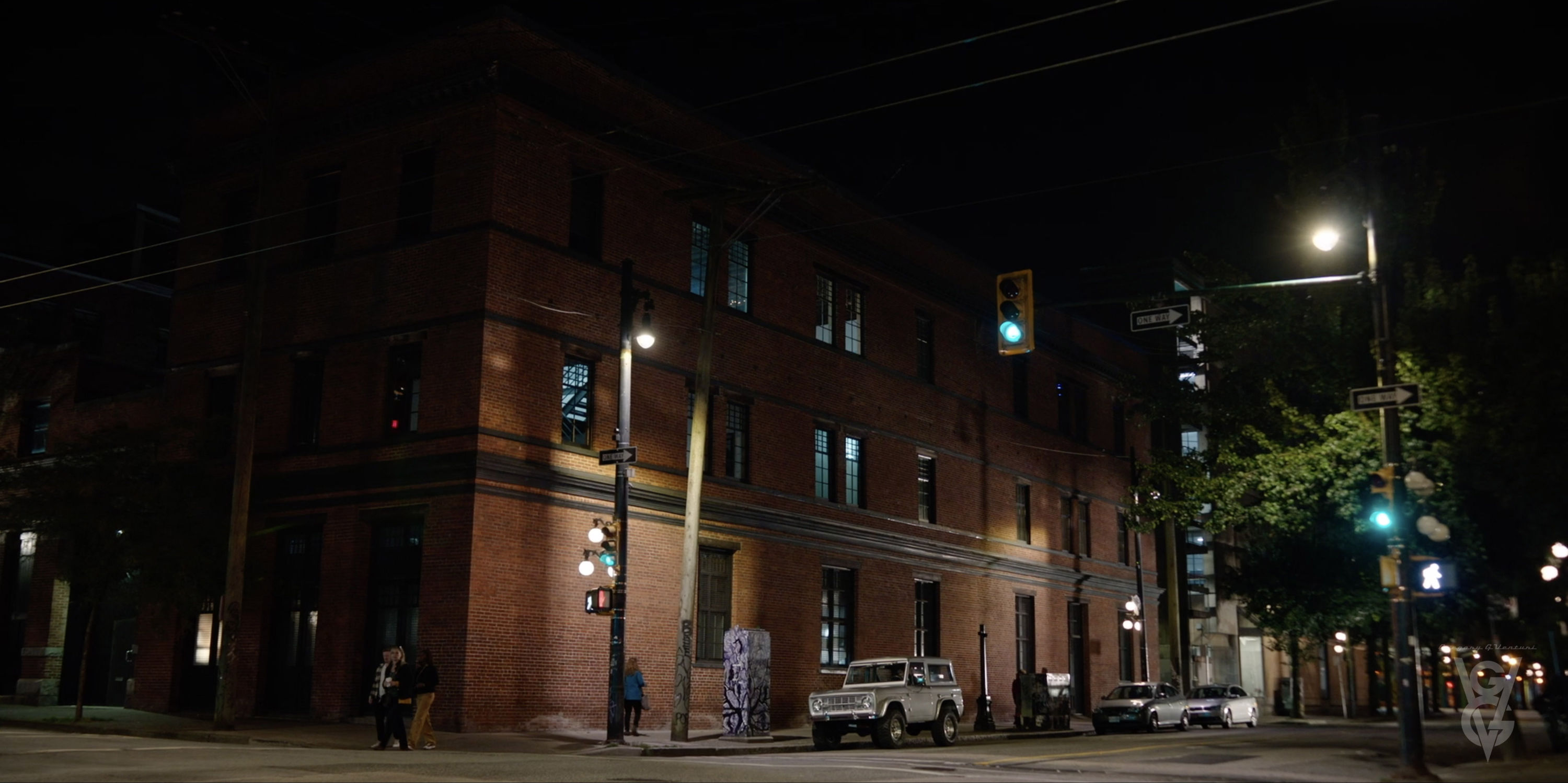 69 - Wild Cards S2 - "Max's loft" - exterior establishing - screen still